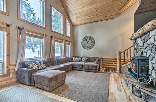 Garden Valley House | Garden Valley Cabin with Loft and Large Deck!