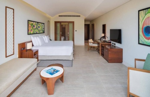 Jebel Ali Hotel | Garden View Junior Suite By Luxury Bookings