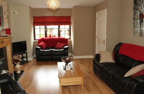 Mohill House | Garden View Self Catering Lough Rynn