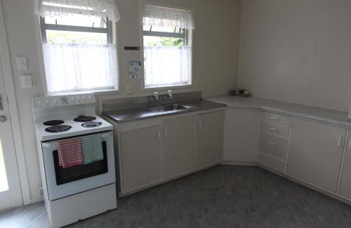 Hamilton North Hotel | Gardena Court Motel