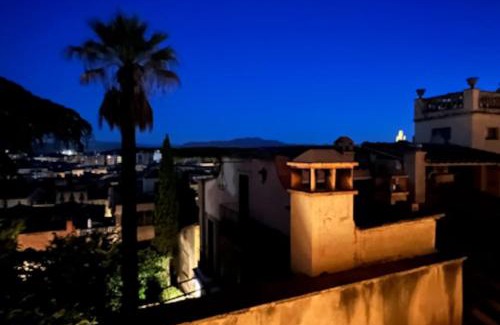 Barri Vell Apartment | Gardens of Roman wall host ONYARAPARTMENTS