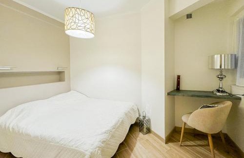 Liberation Apartment | Gare Du Sud - Wifi, AC, balcon