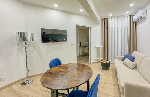Liberation Apartment | Gare Du Sud - Wifi, AC, balcon