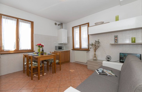 Santa Maria - Rezzonico Apartment | Garibaldi Lake View 3, San Siro, Italy