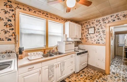 Vollintine-Evergreen House | Garland Haven Hideaway Unit A