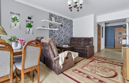Grochow Apartment | Garwolinska by Solarento