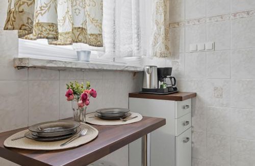 Grochow Apartment | Garwolinska by Solarento