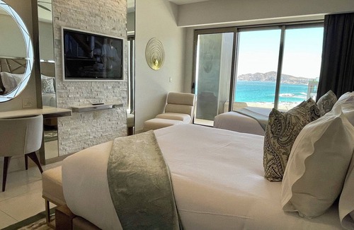 Cabo San Lucas Resort | Garza Blanca 5 Star Luxury Resort: 2 bed/3 bath suite @ Los Cabos Beachn