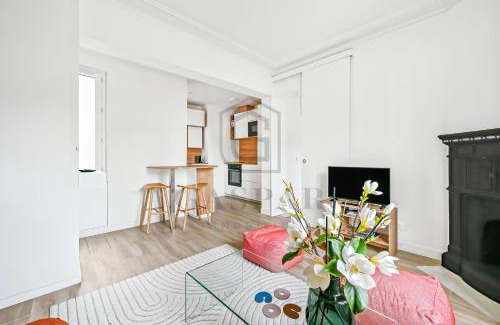 Centre Ville Apartment | Gaspar- Passages- Comfort & proximity to Paris