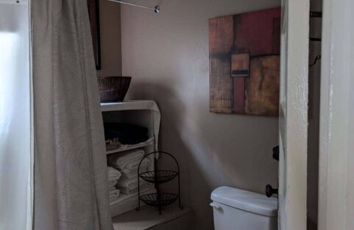 Lancaster House | Gate House (2 Doubles - 2nd Floor)