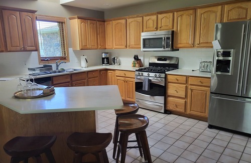 Cascade House | Gate House cozy cottage on the Missouri River, beautiful spot to fish and relax!