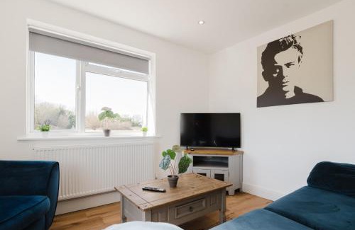 Cropthorne House | Gatekeepers Cottage - Idyllic 4 Bed Rural Escape!