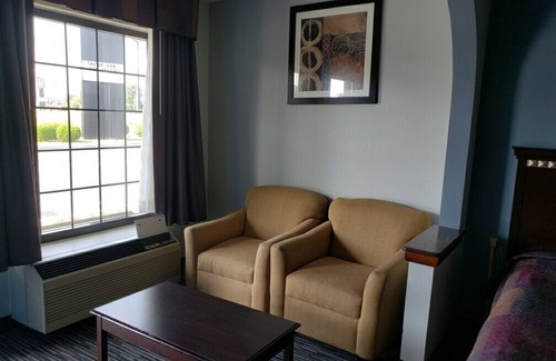 Clarksville Hotel | Gateway Inn and Suites