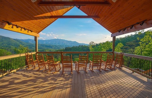 Pittman Center Cabin | Gatlinburg Mansion: Majestic Views, Home Theater, Hot Tubs, and More!