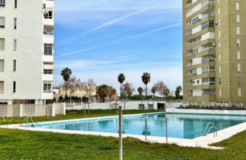 Valdelagrana Apartment | GATU VALDEPLAYA 1ª linea playa piscina parking 3 dormit 2 baños, " Preferente mayores de 21 años y familias "