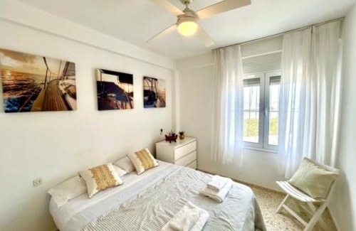 Valdelagrana Apartment | GATU VALDEPLAYA 1ª linea playa piscina parking 3 dormit 2 baños, " Preferente mayores de 21 años y familias "