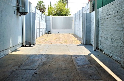 Greater Johannesburg Metropolitan Area House | GCo: Sunny cute 2 bed with braai, WiFi, Netflix