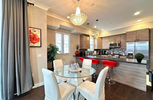 Glendale Condo | GD1-Downtown Glendale Apartment