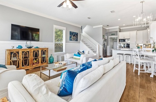 Seacrest House | Geauxing Coastal - Sleeps 10, 3 BR 3BA, Bikes, Community pool. 5 Min walk to the beach!