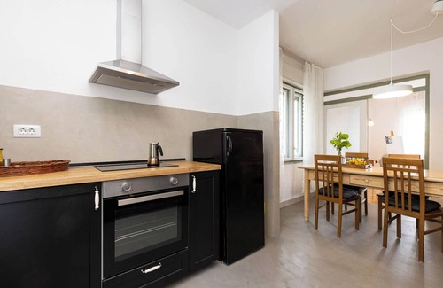 Cove Murtar Apartment | Gemütliche Apartment Enolabee mit Meerblick, Terasse, Balkon und Privatparking.