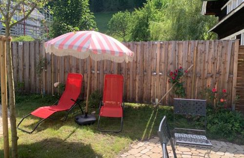 Brunnadern House | Gemütliches Chalet-Zimmer in Guesthouse Rosalie