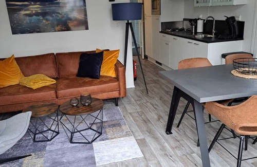 Municipality of Dronten Ski Chalet | Gemütliches Holland-beachhouse 40m² mit Garten, Blick Aufs Wasser im Ferienpark