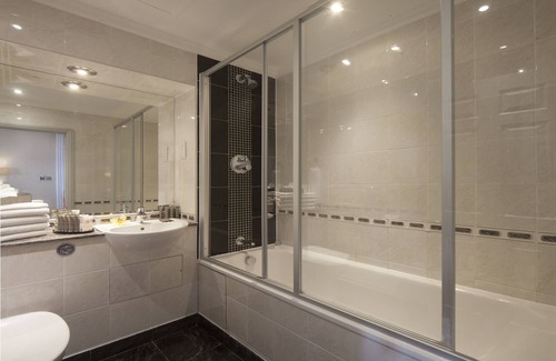 Queen's Gate Hotel | Gem Strathmore Hotel