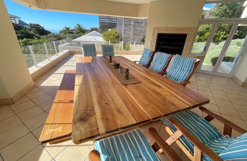 Robberg Beach Villa | Gemini Villa | Solar Powered, Pool & Near Beach