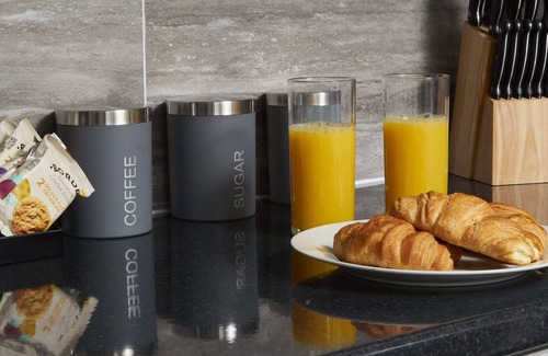 Goole Apartment | Genoa House by Lavender Stays Free Wi-Fi, 6 guests