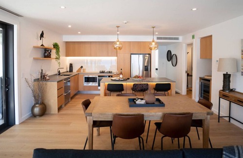 Wanaka Apartment | Genoa | lakefront apartment | close to town