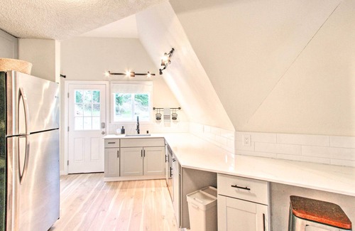 Eatonville House | Geodesic Dome House w/Scenic Views + Hot Tub