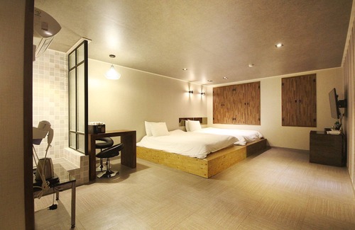 Somun Hotel | Geojedo Gohyeon Line 69