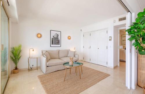 Le Suquet Apartment | Georges III - Apartment with panoramic view of Cannes