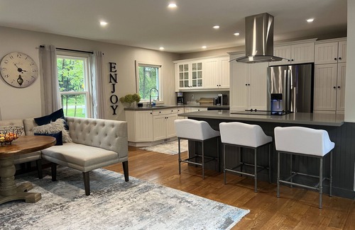 Wasaga Beach House | Georgian Bay walks to the beach.