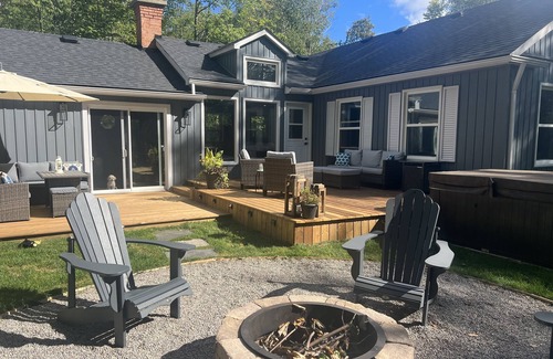 Wasaga Beach House | Georgian Bay walks to the beach.