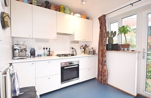 Newtown House | Georgian House to let in Newtown, Powys. Mid Wales.nAccommodation for 4 persons.