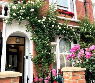 Parsons Green and Walham Bed & Breakfast | Georgiana's Guesthouse