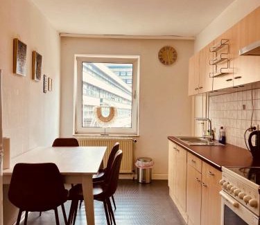 Nord-Holland Apartment | Geräumige Wohnung im Herzen Kassels
