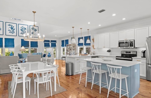 Laurel Grove House | Get A Free Night! Spacious Charming Home With 6 Seat Golf Cart! Patio With Grill