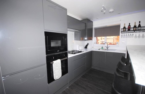 Peacehaven House | Get Away Home With Hot Tub Sleeps 6