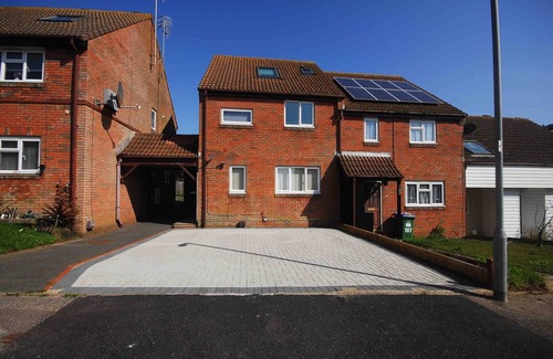 Peacehaven House | Get Away Home With Hot Tub Sleeps 6