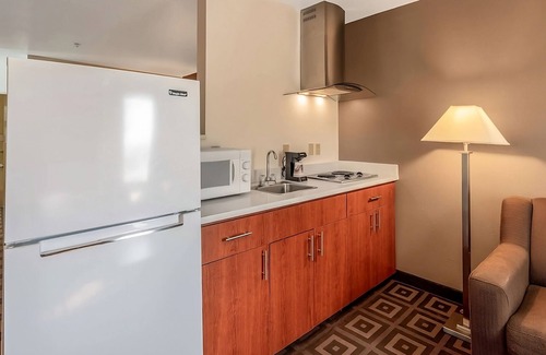 Tri-Cities Resort | Get Ready for Adventure! Located in the Heart of Kennewick! Free Breakfast!