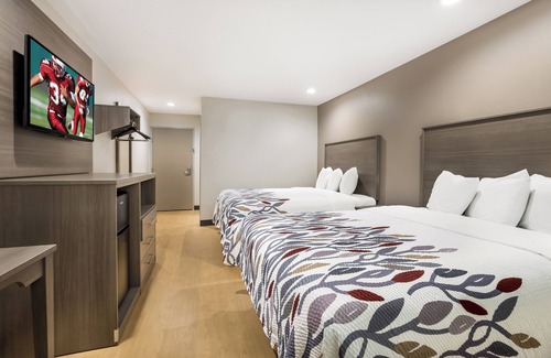 Sulphur Hotel | Get Ready for Blissful Getaway! 3 Units, FREE Onsite Parking, Pets Allowed!