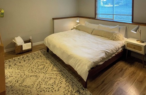 Coupeville House | Getaway in Admirals Cove; fireplace, private beach