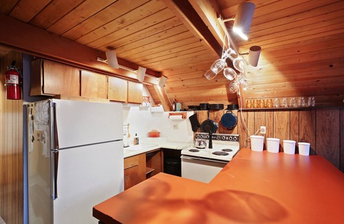 Skykomish Cabin | GetAWay Ski Cabin 13 miles to Stevens Pass, HOT TUB!