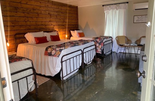 Canton House | GETAWAY!Suite 5@ElKen!$Massage,Breakfast,Relax,Renew