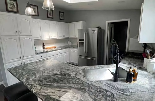 Larkspur House | Getaway to the woods SLEEPS 12 For the whole family in Larkspur, CO!