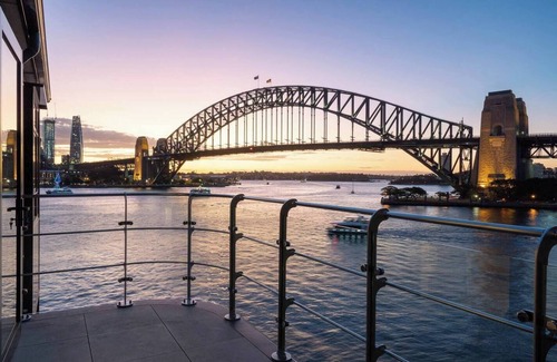 Kirribilli Apartment | Getawayz NSW - 'Reflections' - World Class 360° Sydney Harbour Bridge & Opera House Views