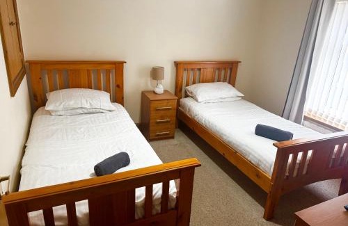 Pentrebach House | Gethin Lodge Holiday cottage Abercanaid 5mins from BPW
