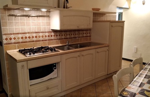 Civezza Apartment | Ggroße Ferienwohnung mit Terrasse, Laden und Restaurant Fußläufig